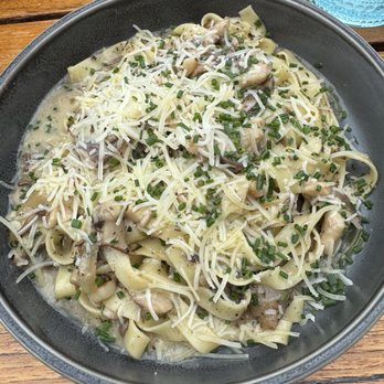 Sanderlings - Mushroom pasta - Seafood Near Me - Aptos, California