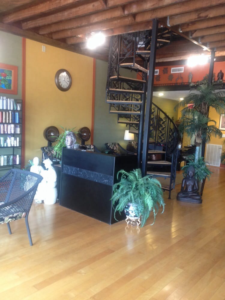 AMBURN & CO SALON Updated October 2024 209 Main St, Danville