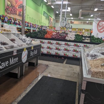 El Super - Fresh produce - Grocery Near Me - San Fernando, California