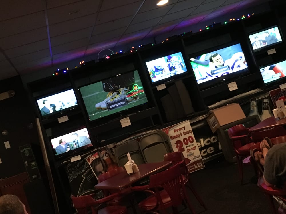 DIAMONDS GRILLE & BILLIARDS Updated September 2024 7326 Market St