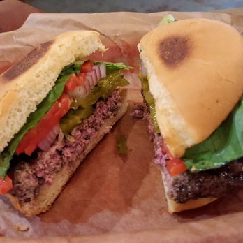 Silverpeak Grill - Organic bison burger - American Near Me - Aspen, Colorado