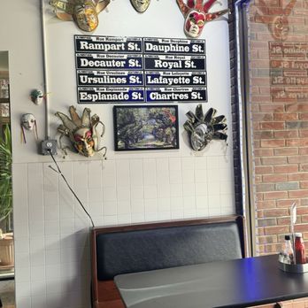 Gumbo's - Bar sitting area - New American Near Me - Mount Clemens, Michigan