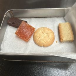 Complimentary tray