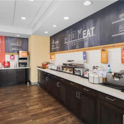 Hampton Inn Pawtucket - Breakfast Area