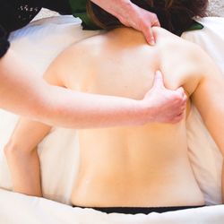 Sandbridge Massage - Mobilizing the scapula.