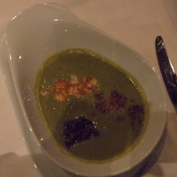 Champlain - Leek & sweet pea soup garnished w/ lobster, bacon & mushroom - French Near Me - Quebec City, Quebec