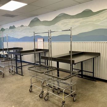 Express Eco Laundromat - Plenty of area to fold your clothes with 6 large folding tables - Laundromat Near Me - Prineville, Oregon Express Eco Laundromat - Plenty of area to fold your clothes with 6 large folding tables - Laundromat Near Me - Prineville, Oregon