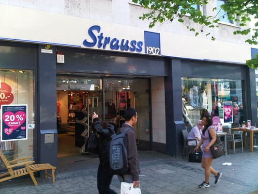 Strauss Closed 13 Photos Home Decor Zeil 47 Frankfurt Am Main Hessen Germany Phone Number Yelp