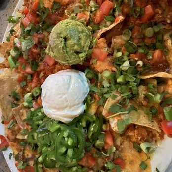Yard House - Chicken Nachos - Bars Near Me - Pasadena, California