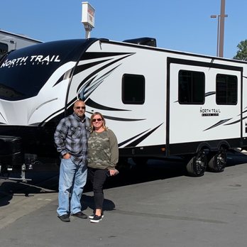 Giant RV - RV Dealers Near Me - Murrieta, California