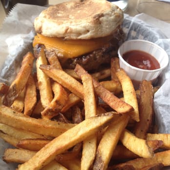 Little b's - Jerk-spiced burger - zippy and delicious! - Burgers Near Me - Tarrytown, New York