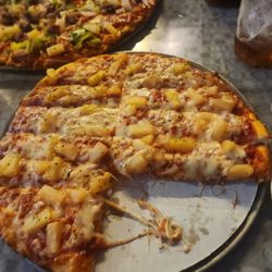 Small pineapple pizza