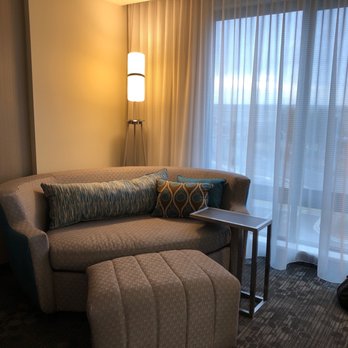 Courtyard by Marriott Pasco Tri-Cities Airport - Cozy sofa and ottoman with handy side tray - Hotels Near Me - Pasco, Washington Courtyard by Marriott Pasco Tri-Cities Airport - Cozy sofa and ottoman with handy side tray - Hotels Near Me - Pasco, Washington