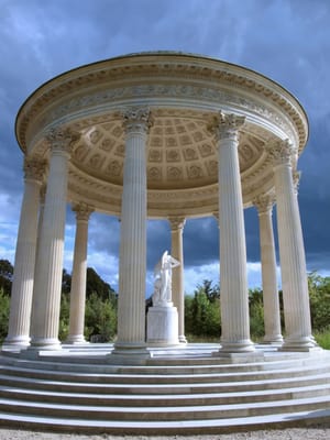 Paris To Versailles Private Tours by null