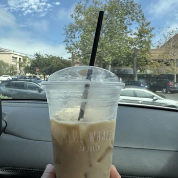 Blue Whale - Vanilla Chai Latte - Cafes Near Me - La Jolla, California