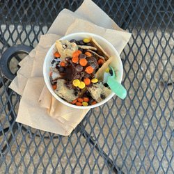 Yo Yums - Dutch chocolate with toppings