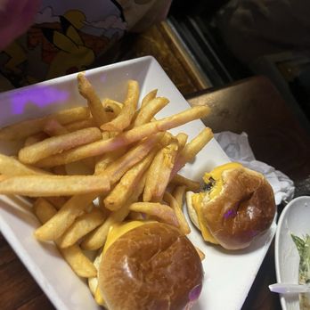 Beach House Bar & Grill - Kids Slider Cheeseburgers - Bars Near Me - Myrtle Beach, South Carolina