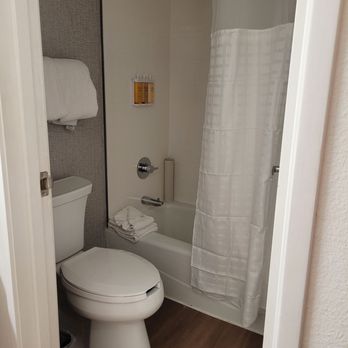 Clementine Hotel & Suites - studio suite bathroom - Hotels Near Me - Anaheim, California Clementine Hotel & Suites - studio suite bathroom - Hotels Near Me - Anaheim, California