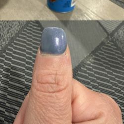 Imperial Nails Spa - Very uneven on bottom right side.