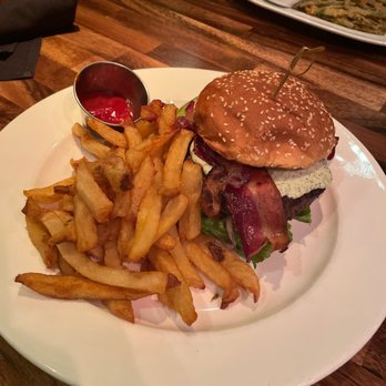 Marlow's Tavern - Black and blue burger - New American Near Me - Atlanta, Georgia Marlow's Tavern - Black and blue burger - New American Near Me - Atlanta, Georgia