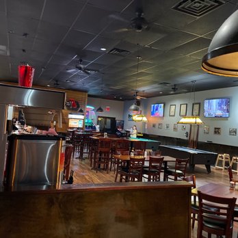 Bootleggers Pizza Parlor - Restaurant - Pizza Near Me - New Braunfels, Texas