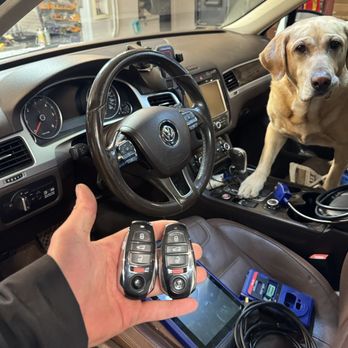 Second Key Locksmith - Programming Second Key Toureg 2013 Smart Key - Keys & Locksmiths Near Me Second Key Locksmith - Programming Second Key Toureg 2013 Smart Key - Keys & Locksmiths Near Me
