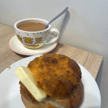 Cafe De Hong Kong - Pineapple Bun and Milk Tea - Hong Kong Style Cafe Near Me - Markham, Ontario