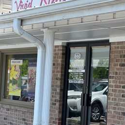 No sign saying appointment only No sign saying appointment only