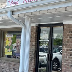 Vivid Nails - No sign saying appointment only