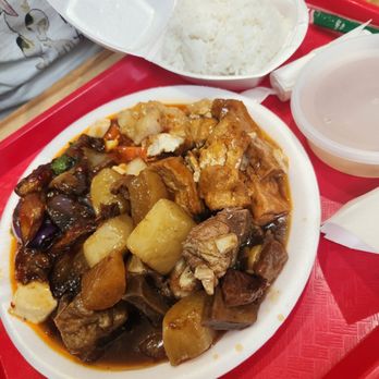 Hsin Hsin Shau May Deli - 4 combo plate - Chinese Near Me - Arcadia, California