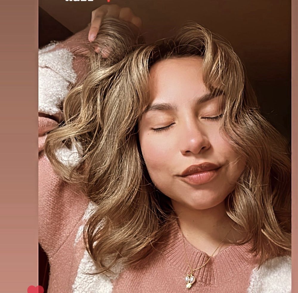 Stylist Jen Chavez Logo