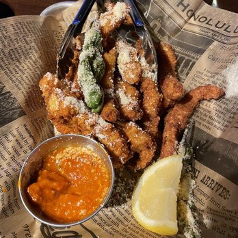 Moani Waikiki - Fried calamari - Seafood Near Me - Honolulu, Hawaii