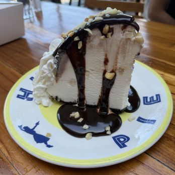 Duke's La Jolla - Hula Pie ($15) - New American Near Me - La Jolla, California