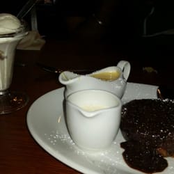 Blake Barn Inn - 3 Scoop Ice cream & Chocolate Crownie