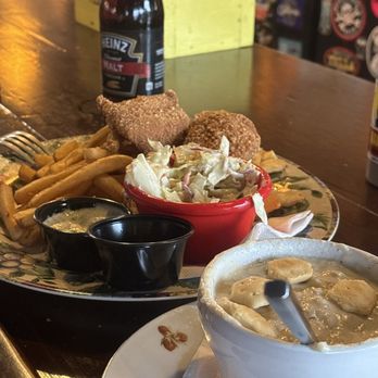 Homegrown Public House - Damon fish and chips with clam chowder - American Near Me - Florence, Oregon Homegrown Public House - Damon fish and chips with clam chowder - American Near Me - Florence, Oregon