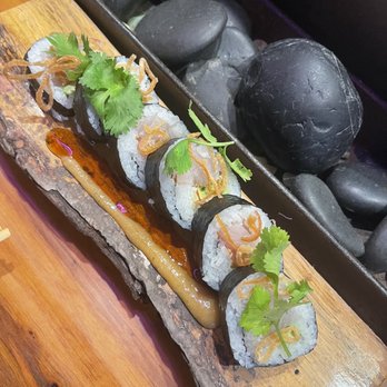 Lucky Robot Restaurant - Sushi Bars Near Me - Austin, Texas Lucky Robot Restaurant - Sushi Bars Near Me - Austin, Texas
