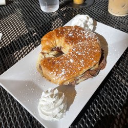 New Moon Cafe - Nutella Croissant