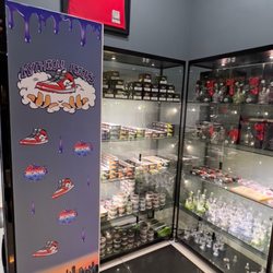Mythical Kicks - Other Merch (vapes and related paraphernalia)