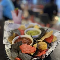 Tom’s Watch Bar - Guac Salsa & Chips