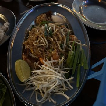 Tee Sud Thai Rustic and Bar - Shrimp Phad Thai - Bars Near Me - Snohomish, Washington Tee Sud Thai Rustic and Bar - Shrimp Phad Thai - Bars Near Me - Snohomish, Washington