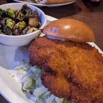 Fritz's Pour House - Pubs Near Me - Joliet, Illinois