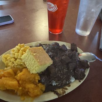 Richards Cafe - Cherry Koolaid! Beef tips, yams, Mac n cheese, cornbread. - Soul Food Near Me - Beaumont, Texas