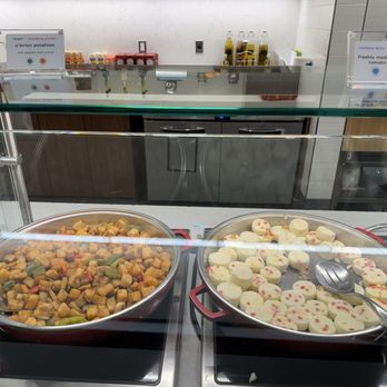 Delta Sky Club - Terminal C - Breakfast buffet bar set up - Airport Lounges Near Me - Queens, New York