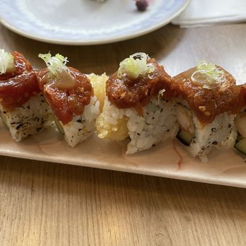 Maru Japanese Bistro - Spicy bluefin tuna with shrimp roll - Japanese Near Me - Toronto, Ontario Maru Japanese Bistro - Spicy bluefin tuna with shrimp roll - Japanese Near Me - Toronto, Ontario