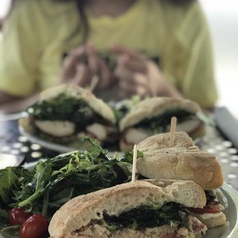 Urth Caffé-Pasadena - Cafes Near Me - Pasadena, California