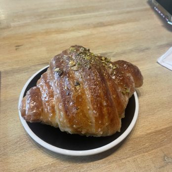 Ceremony Coffee Roasters - Mt. Vernon - Vanilla peach croissant - Coffee Roasteries Near Me - Baltimore, Maryland Ceremony Coffee Roasters - Mt. Vernon - Vanilla peach croissant - Coffee Roasteries Near Me - Baltimore, Maryland