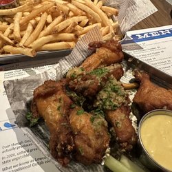 XO Sports & Spirits - Garlic parmesan wings
