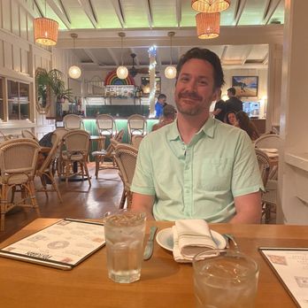 Postcards Restaurant - Main dining area - Seafood Near Me - Hanalei, Hawaii Postcards Restaurant - Main dining area - Seafood Near Me - Hanalei, Hawaii