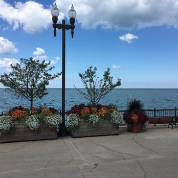 Navy Pier - Landmarks & Historical Buildings Near Me - Chicago, Illinois