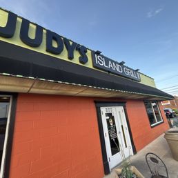 Slow as Hell the Food Good but you gonna wait until they bring it from Jamaica Slow as Hell the Food Good but you gonna wait until they bring it from Jamaica